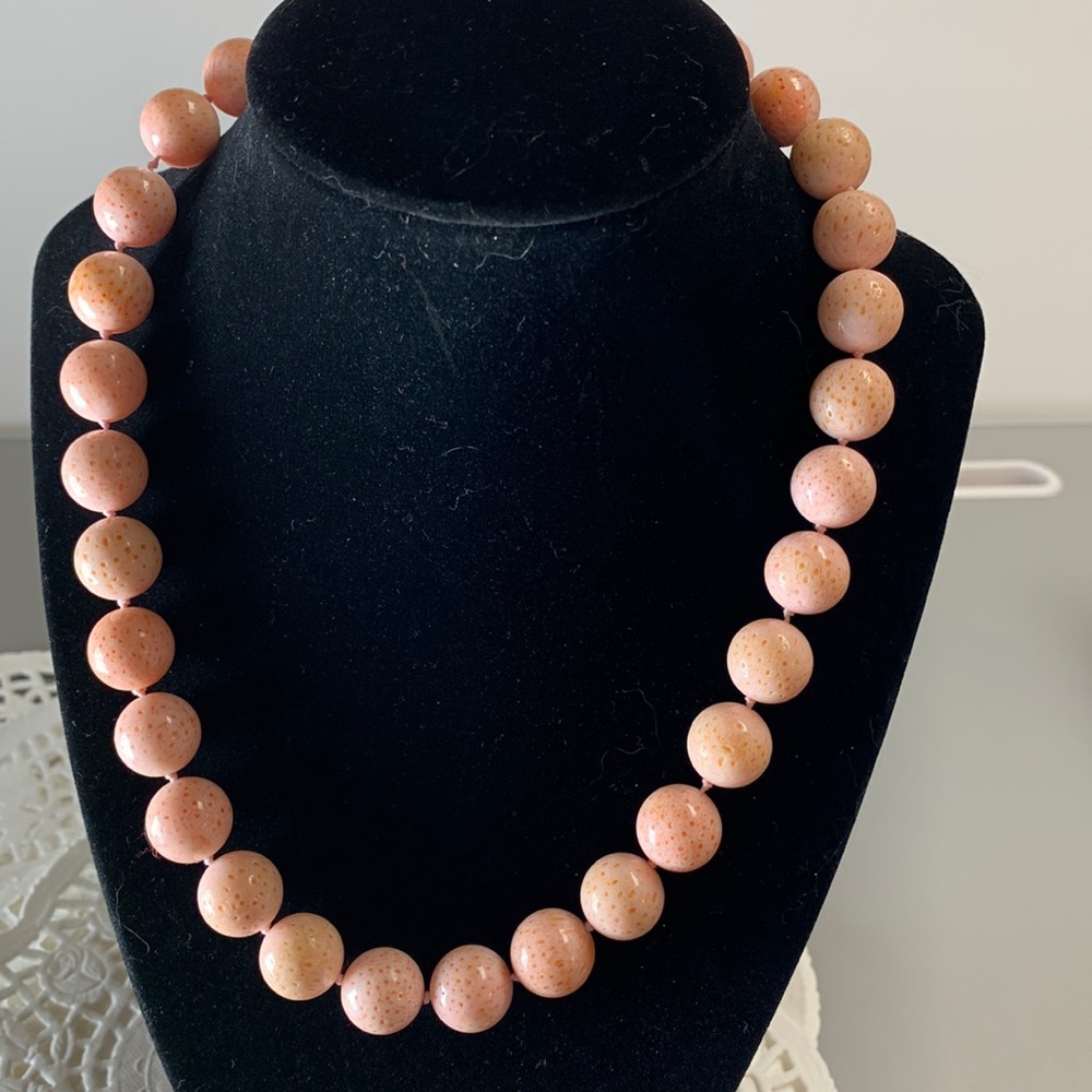 Vintage Necklace 9” Double strand 18” single strand. Peach coral Knotted beads